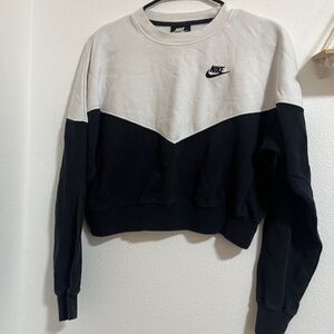 Nike Women's Two-Tone Black and White Hoodie